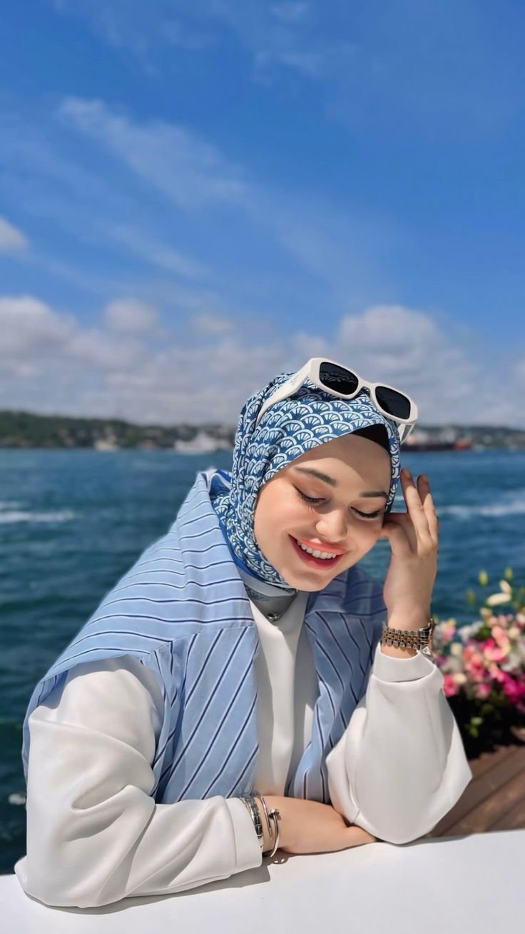 Top Hijab Girls DPs for photos WhatsApp & Instagram PhotosWeek