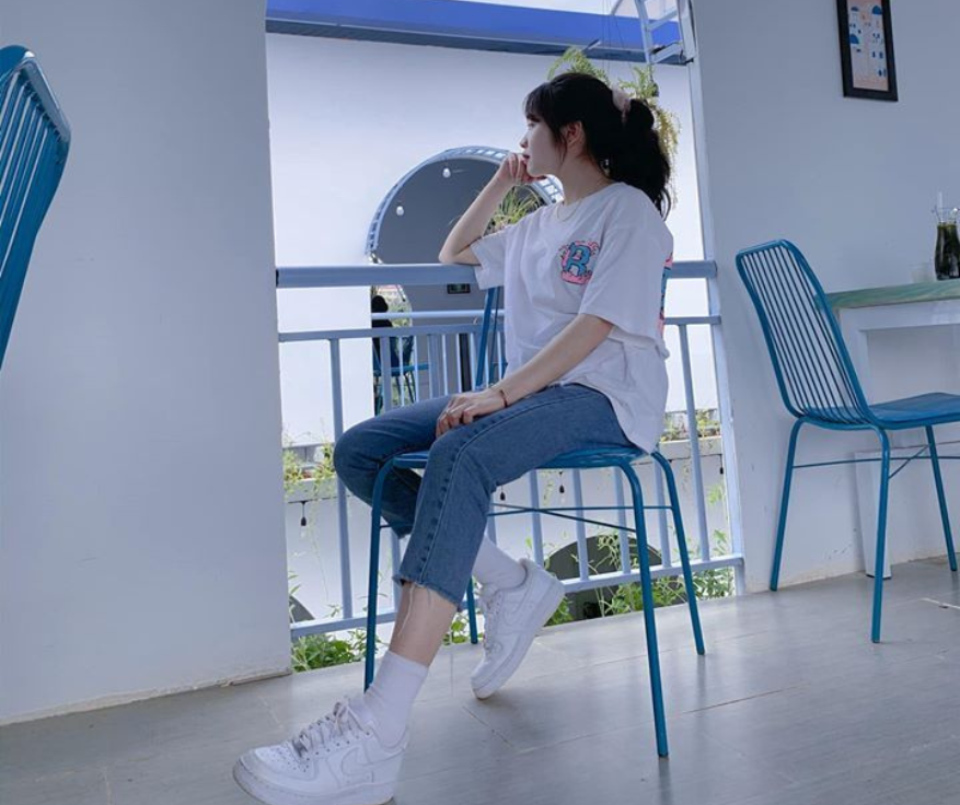 Stylish Hidden Face Girls DP & Wallpapers for WhatsApp & Instagram 7 Hidden pic