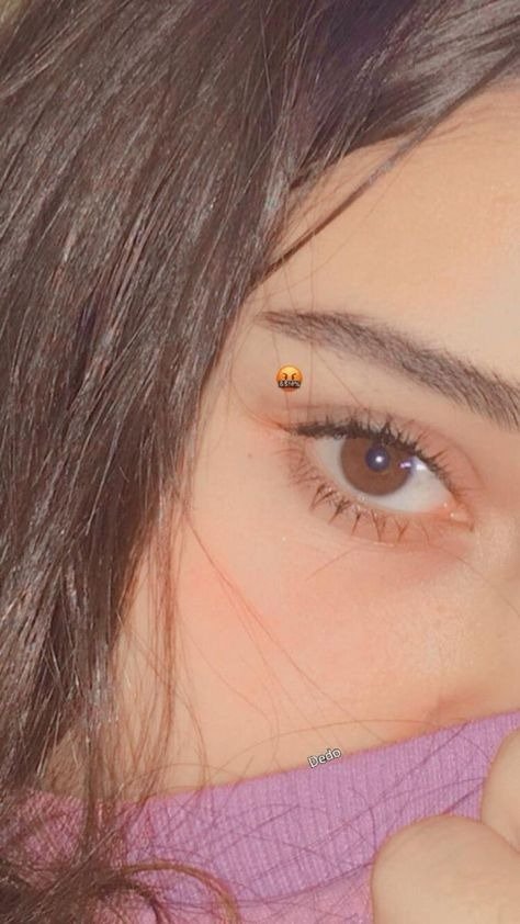 simple girl eyes pic 4