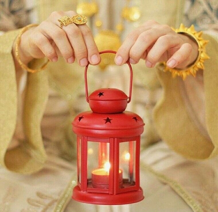 Quran Ramadan DP with glowing lantern background