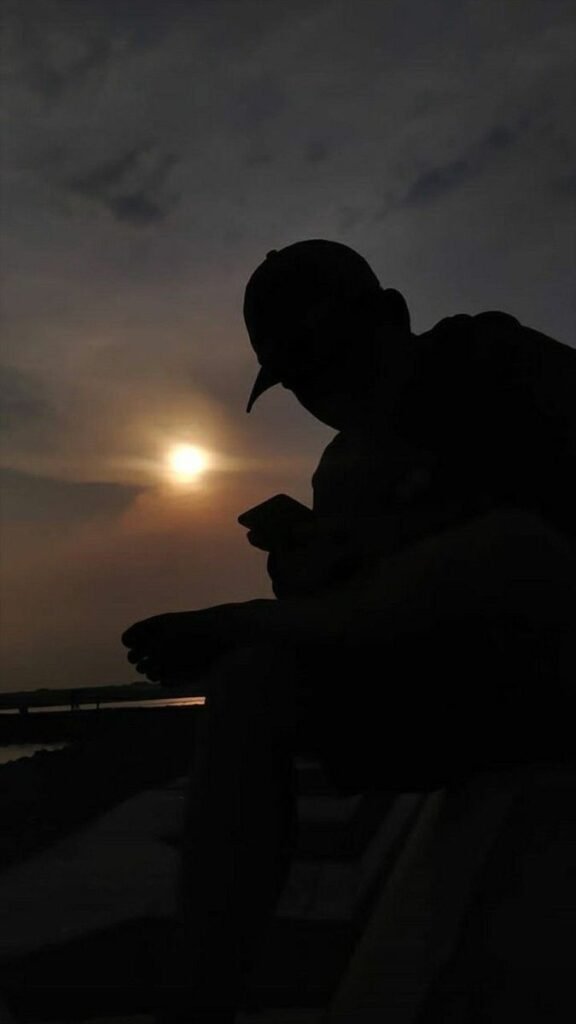 Trending Black DP Photos Collection for Social Profiles 22 cool black profile picture 2