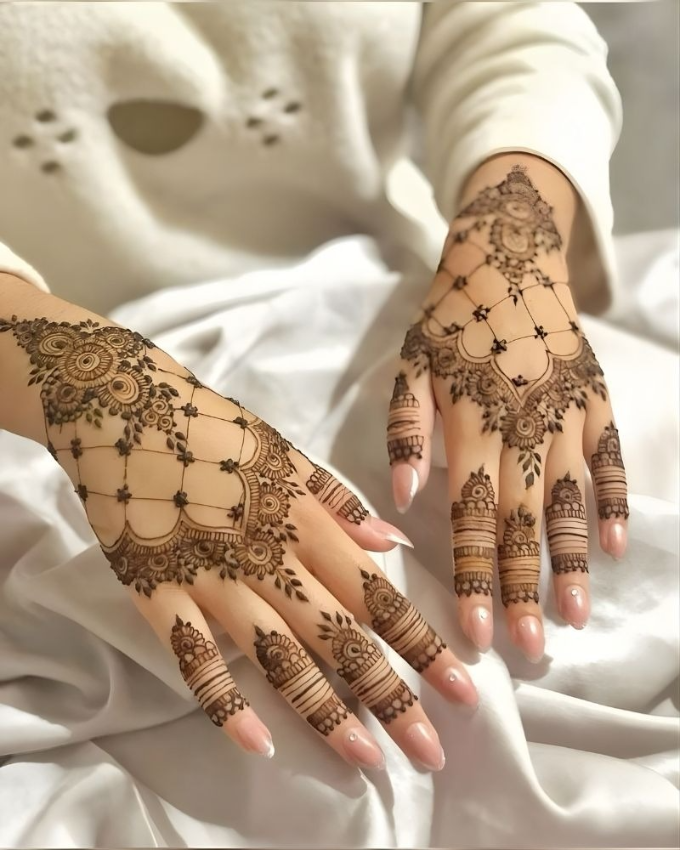 royal front hand mehndi design