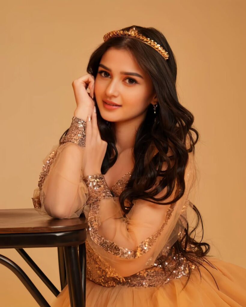 Real Girl Pic DP for WhatsApp & Beautiful Real Girls DP Images 11 Beautiful Real Girls DP 5