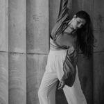 Aesthetic Side Pose Girls pic for Instagram 24 free photo of expressive dance pose against architectural background