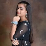 Aesthetic Side Pose Girls pic for Instagram 36 free photo of portrait of woman in black dress 4