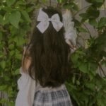 hide face girl pic mirror