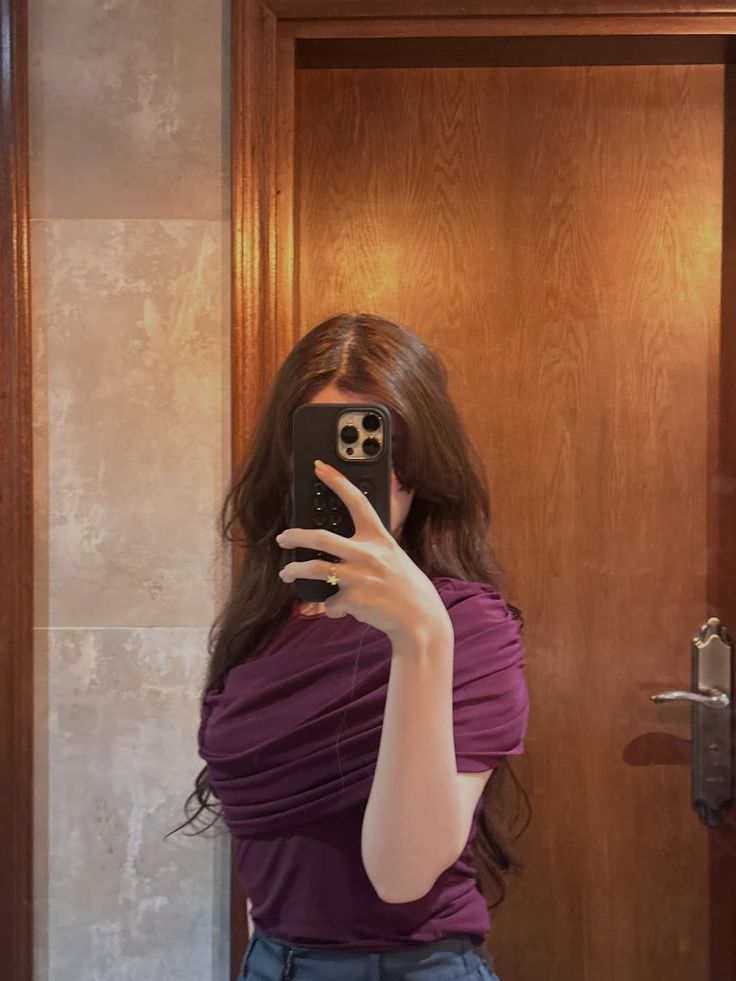Mirror Selfie for Men Best Stylish DP Pose Ideas 2026 12 Aesthetic Mirror Selfie DP