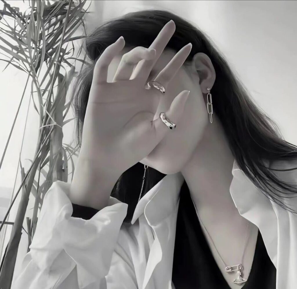 500+Simple DP for WhatsAppAesthetic & Stylish Images 6 Black and White WhatsApp DP
