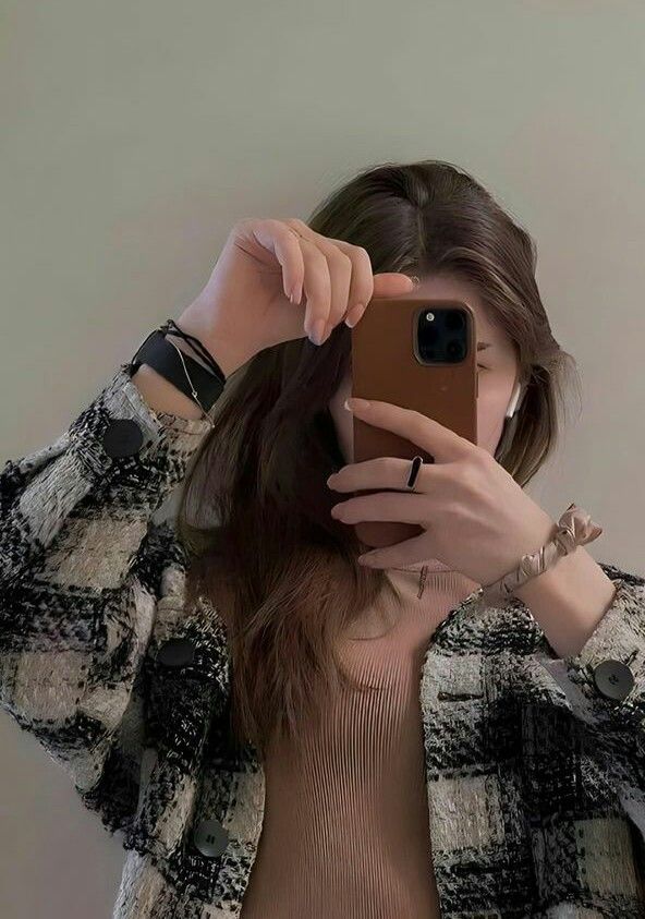 Mirror Selfie for Men Best Stylish DP Pose Ideas 2026 7 Cute Mirror Selfie DP Styles