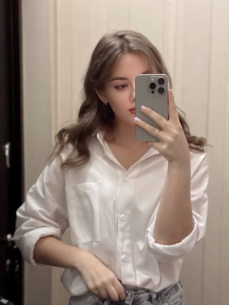 Mirror Selfie for Men Best Stylish DP Pose Ideas 2026 21 Mirror Selfie DP for WhatsApp