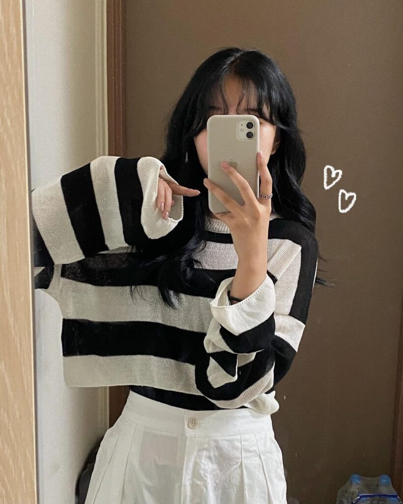 Mirror Selfie for Men Best Stylish DP Pose Ideas 2026 9 Mirror Selfie DP with Casual Outfit