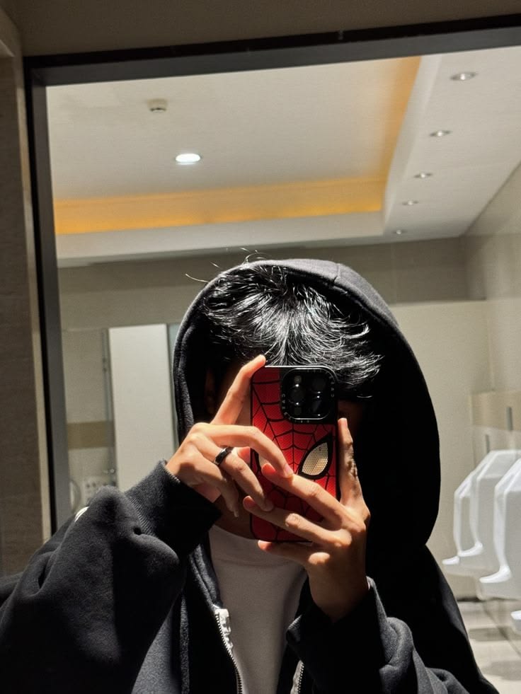 Mirror Selfie for Men Best Stylish DP Pose Ideas 2026 2 What Is a Mirror Selfie DP