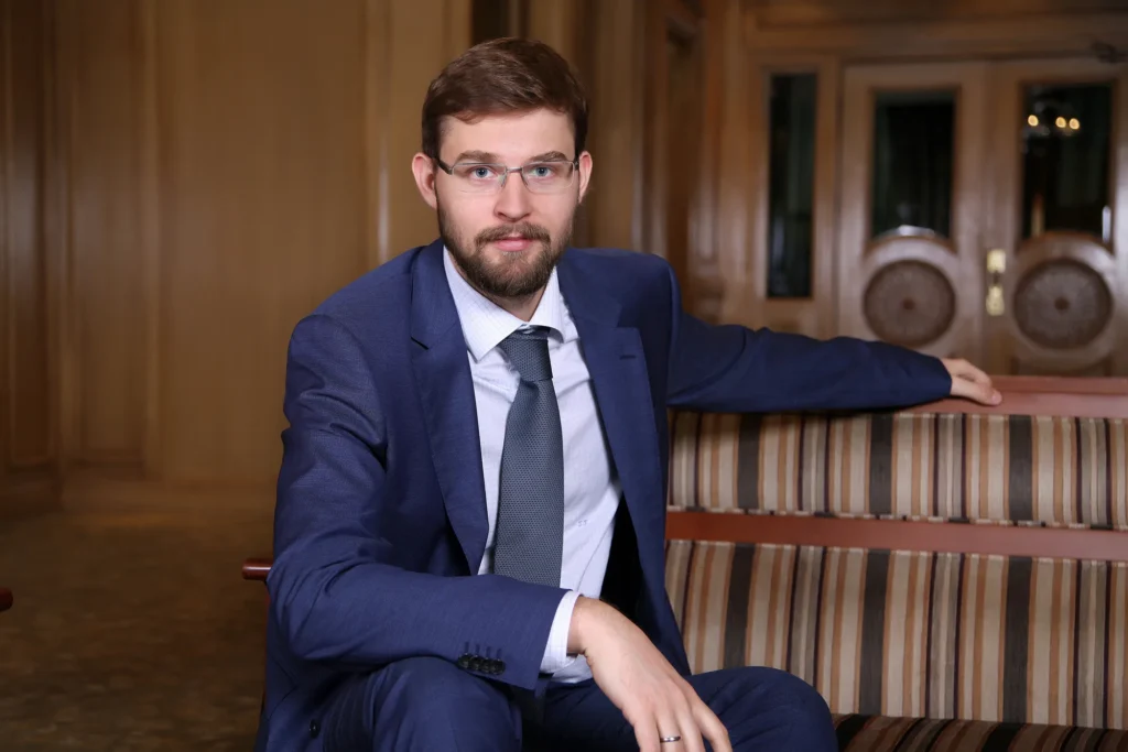 Timur Turlov: Entrepreneur and Financial Services Leader 2 Timur Turlov Approach to Sustainable Business Growth